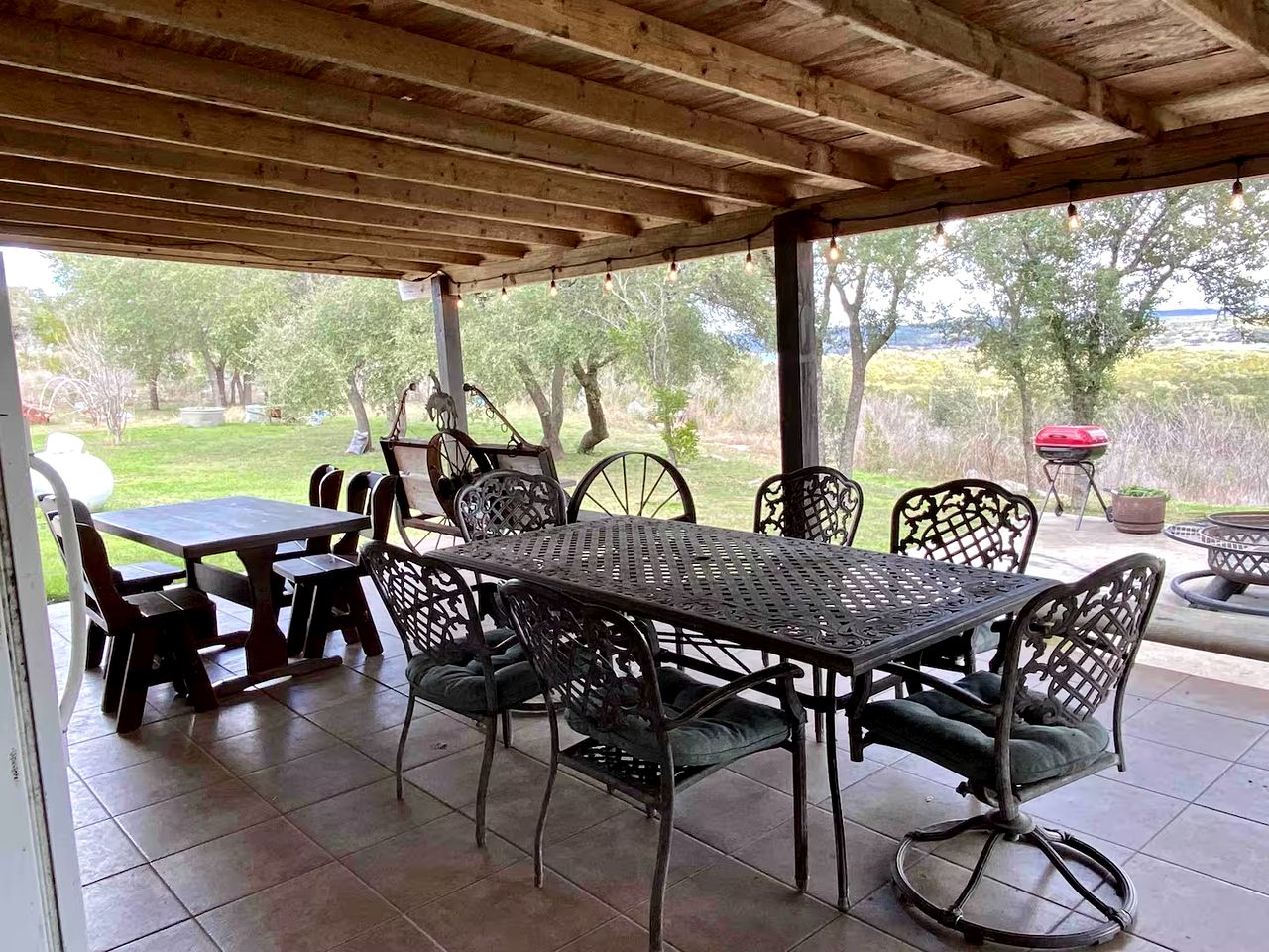 Spacious Ranch House Perfect for a Family Glamping Getaway in Mico, Texas