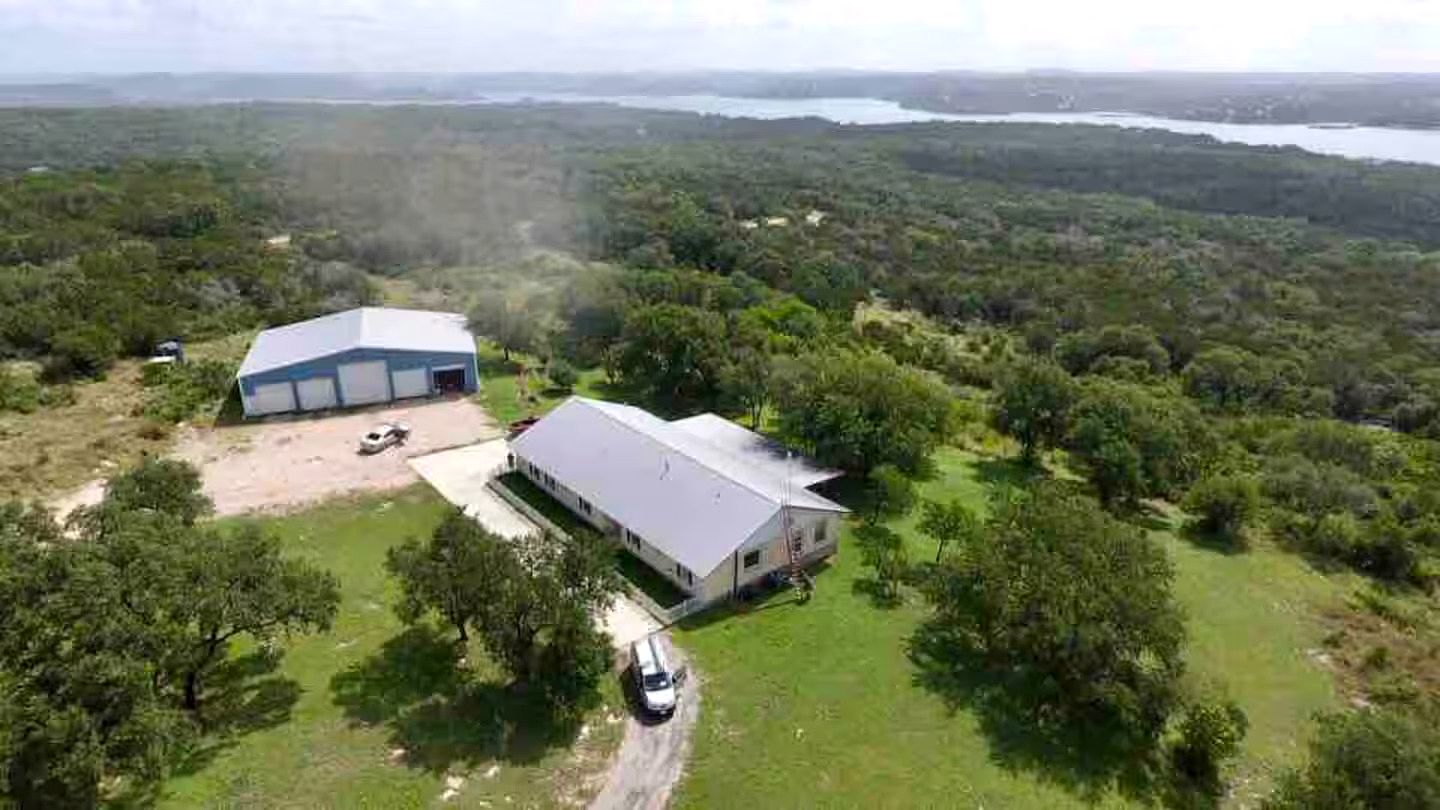 Spacious Ranch House Perfect for a Family Glamping Getaway in Mico, Texas