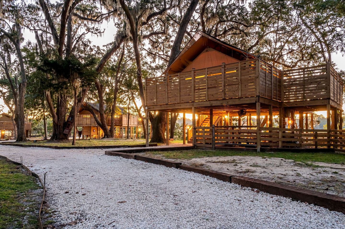 Secluded Treehouse Tent Retreat with Wildlife Viewing Porch, BBQ Setup, and Cozy Comforts in Townsend, Georgia