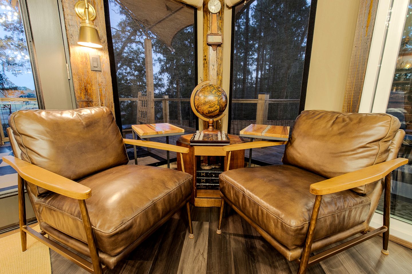 Secluded Treehouse Tent Retreat with Wildlife Viewing Porch, BBQ Setup, and Cozy Comforts in Townsend, Georgia