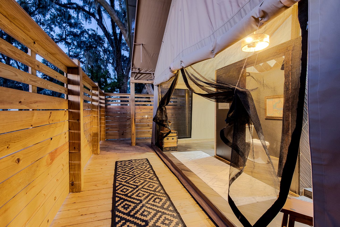 Secluded Treehouse Tent Retreat with Wildlife Viewing Porch, BBQ Setup, and Cozy Comforts in Townsend, Georgia