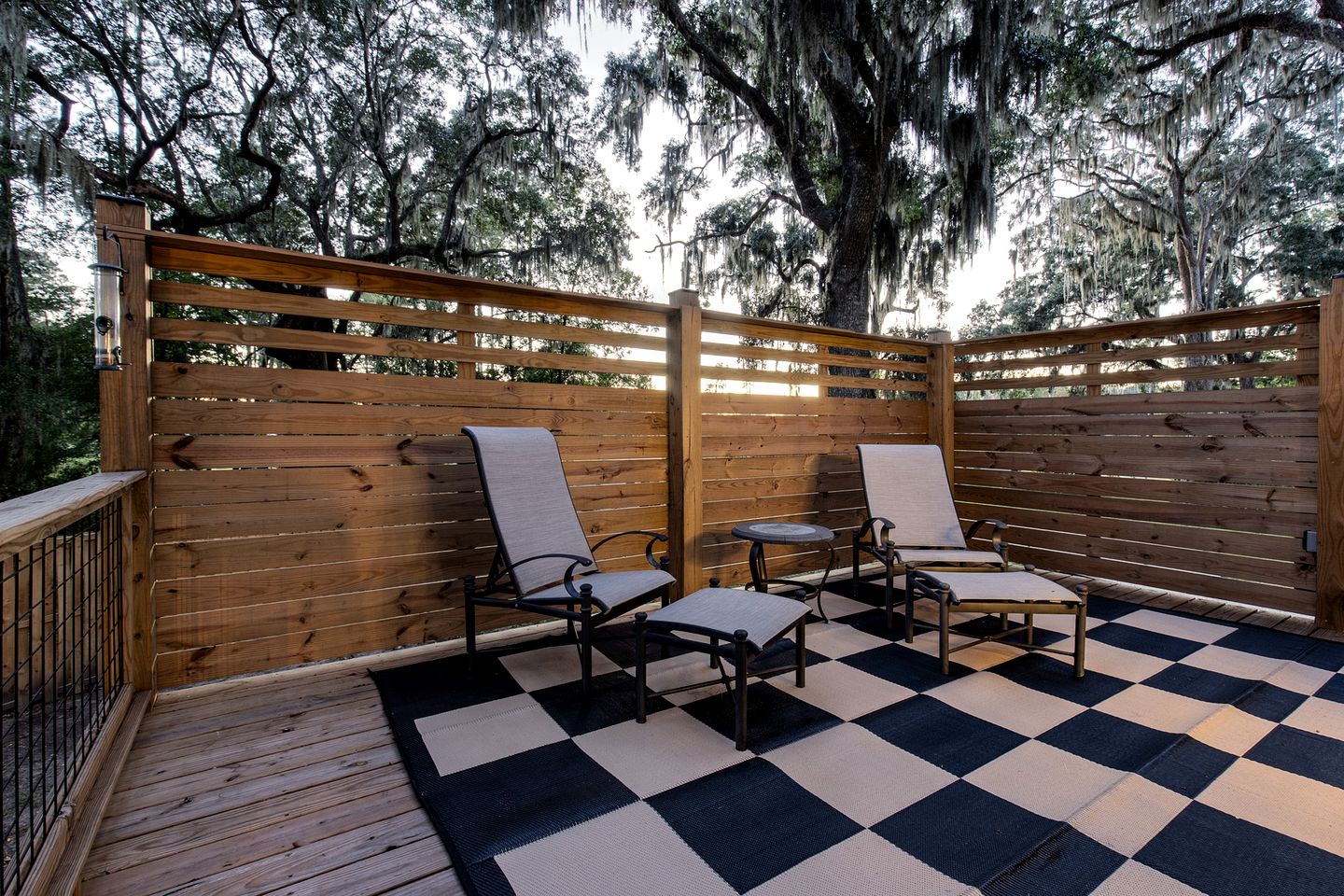 Secluded Treehouse Tent Retreat with Wildlife Viewing Porch, BBQ Setup, and Cozy Comforts in Townsend, Georgia