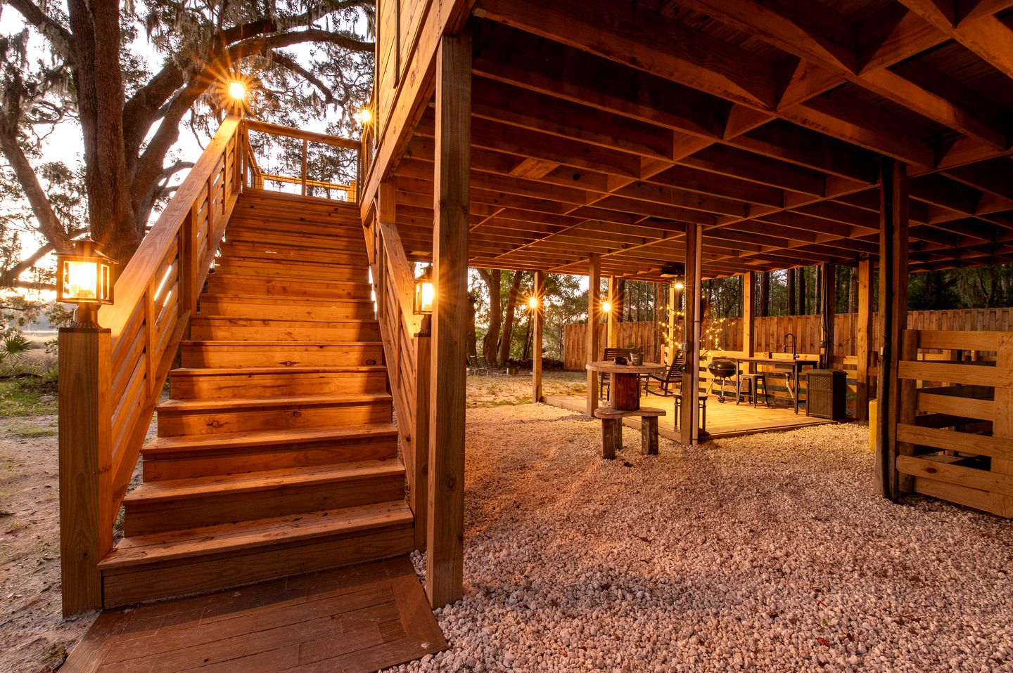 Secluded Treehouse Tent Retreat with Wildlife Viewing Porch, BBQ Setup, and Cozy Comforts in Townsend, Georgia