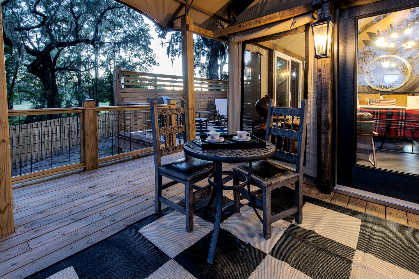 Secluded Treehouse Tent Retreat with Wildlife Viewing Porch, BBQ Setup, and Cozy Comforts in Townsend, Georgia