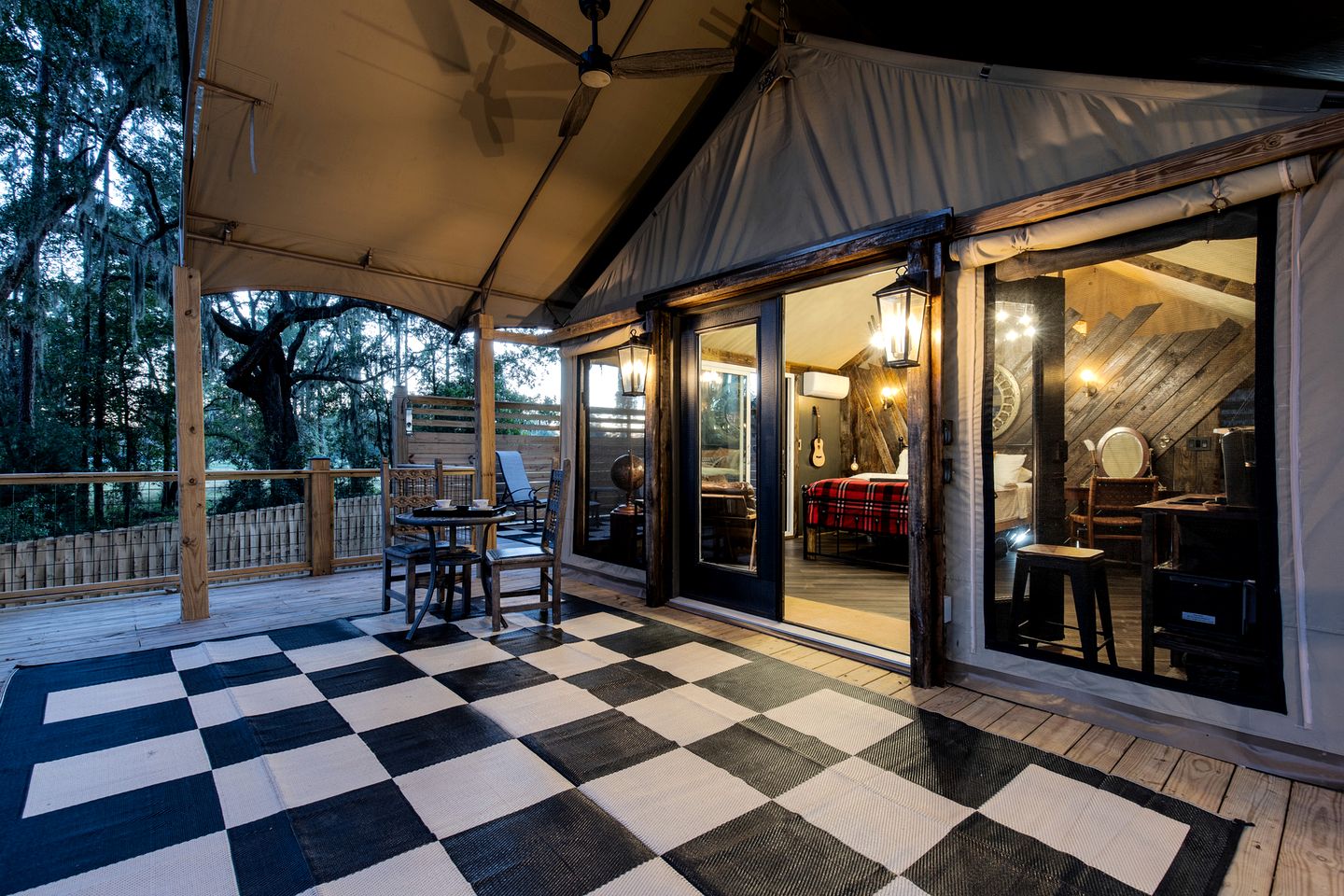 Secluded Treehouse Tent Retreat with Wildlife Viewing Porch, BBQ Setup, and Cozy Comforts in Townsend, Georgia