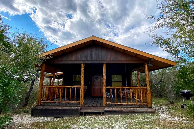 Rustic Studio Cabin in Texas Hill Country near Medina Lake, Perfect for a Weekend of Fishing or Kayaking