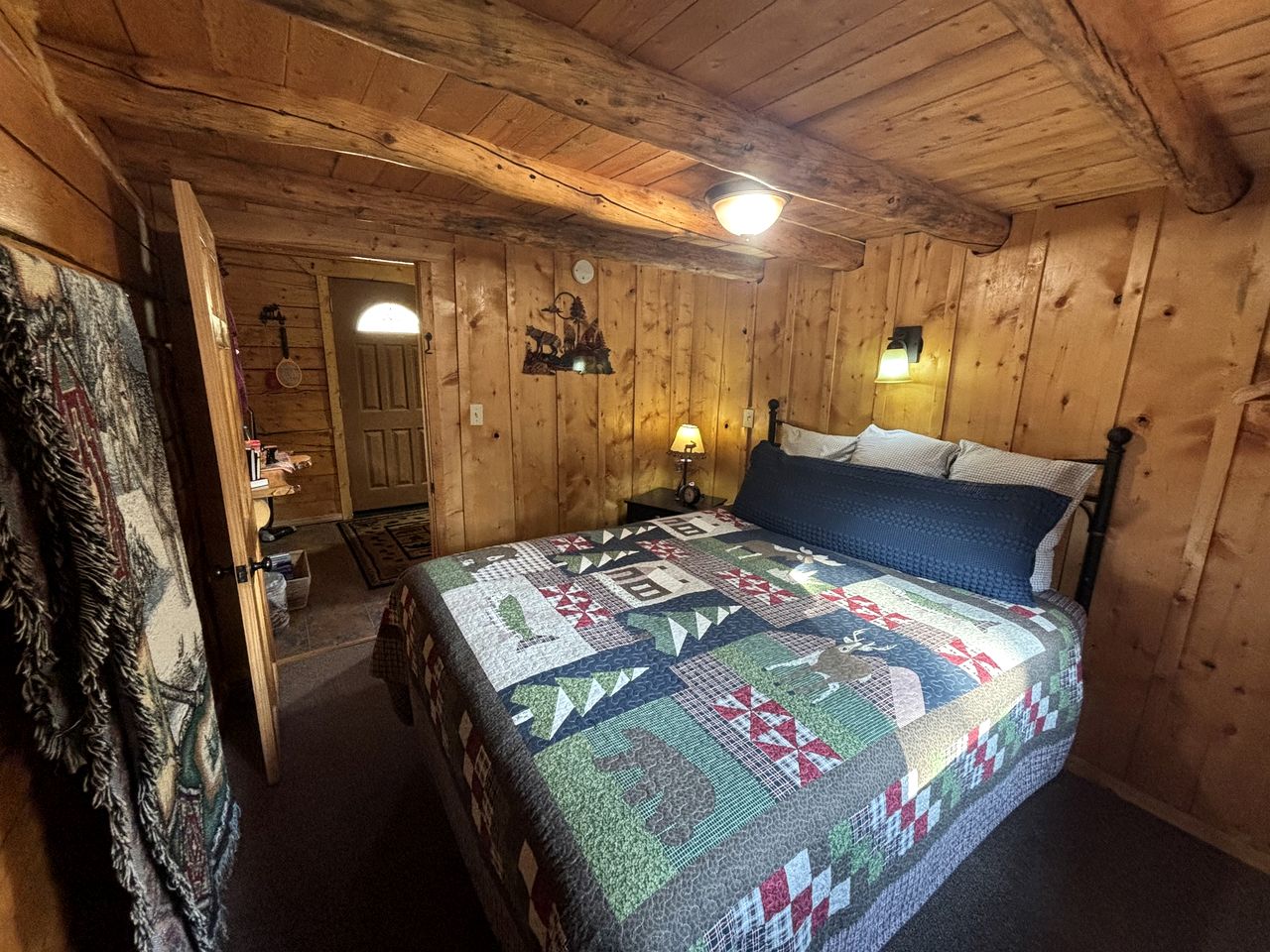 Cozy Creekside Cabin with Mountain Views & Fireplace near Log Cabin Creek, Tok Alaska
