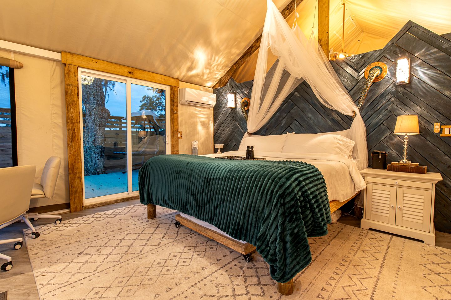 Secluded Treehouse Tent Retreat on the Marsh with Outdoor Dining, Grilling Gear, Games, Views in Townsend, Georgia