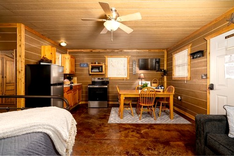 Cabins (United States of America, Afton, Oklahoma)