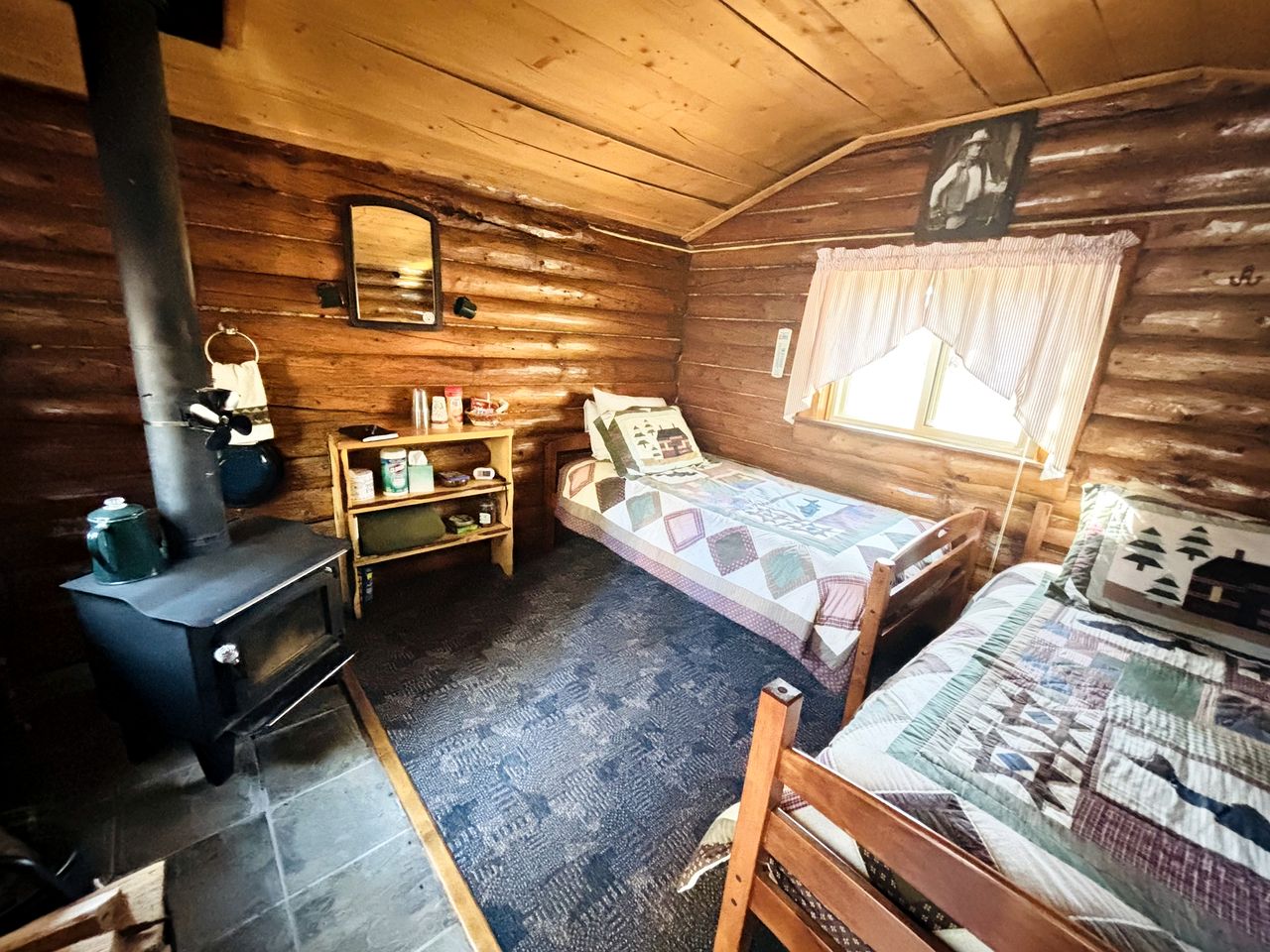 Rustic Historic Cozy Creekside Cabin with Steam Sauna near Log Cabin Creek, Tol, Alaska