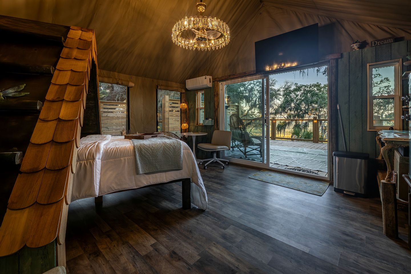 Marsh-View Treehouse Tent Glamping with Private Campsite, Wildlife Watching, BBQ, Fire Pit in Townsend, Georgia