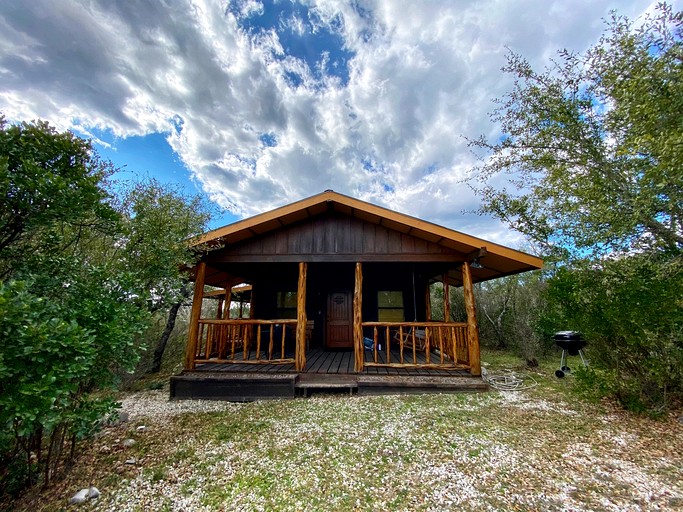 Cabins (United States of America, Mico, Texas)