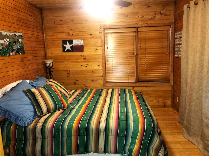 Cabins (United States of America, Mico, Texas)