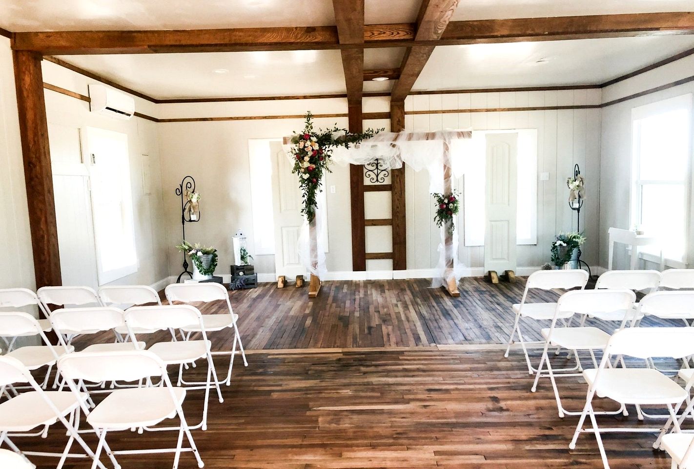 Charming Pet-Friendly Hill Country Cabin with Dark-Sky Stargazing near Mountain Home, Texas