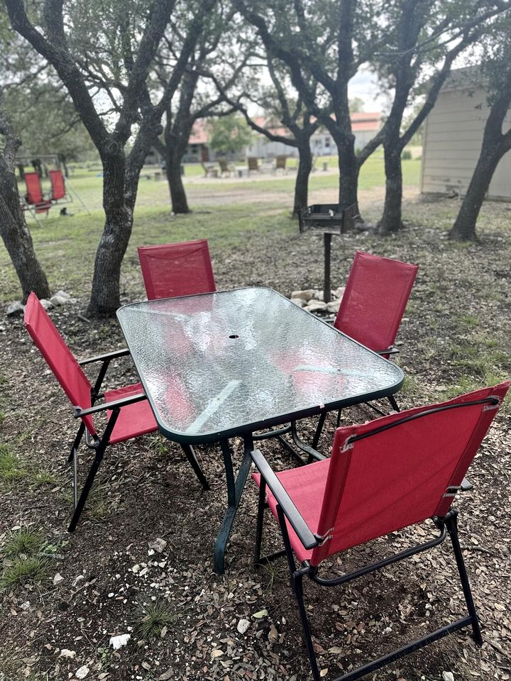 Charming Pet-Friendly Hill Country Cabin with Dark-Sky Stargazing near Mountain Home, Texas