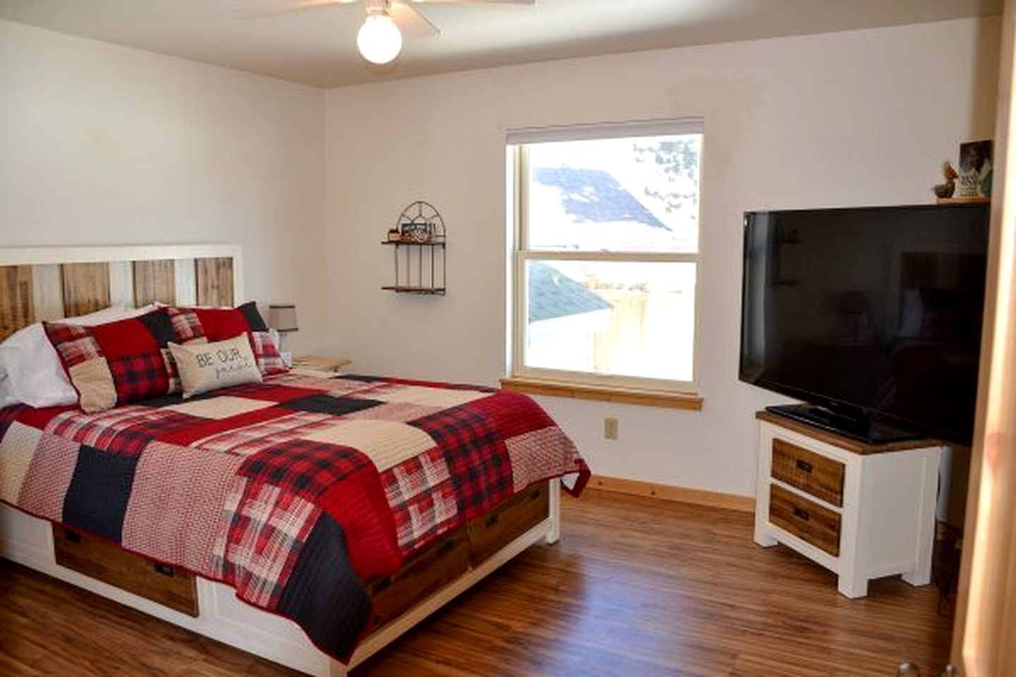 Lakefront Cabin with BBQ Grill, Perfect for a Weekend of Fishing in Red Feather Lakes, Colorado