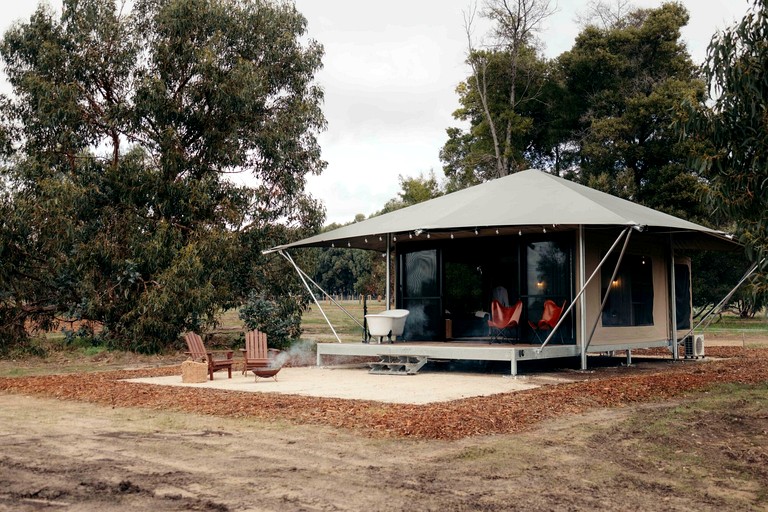 Secluded Luxury Tent with Outdoor Bath & Nature Trails near Quindalup, WA