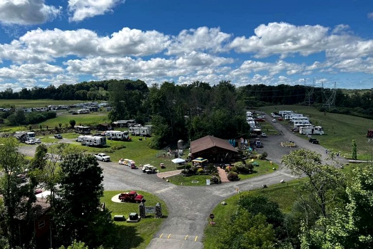 Cabins (United States of America, Macedon, New York)