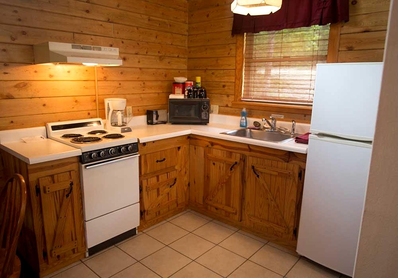 Cozy Cabin with Indoor Jacuzzi Great for Couples in Arkansas