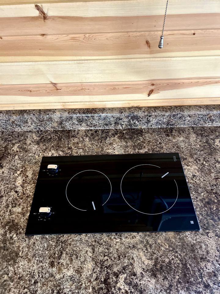 Stunning Wooden Cabin Nestled Amidst Trees in Rapid City, South Dakota