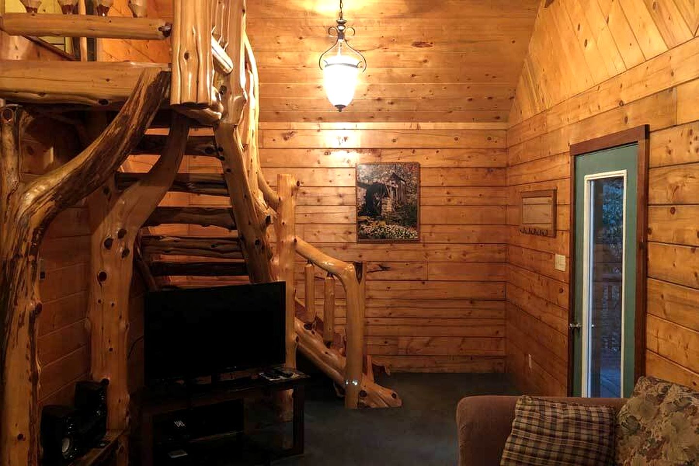 Rural Quaint Cabin with Large Private Deck and Hammock in Arkansas