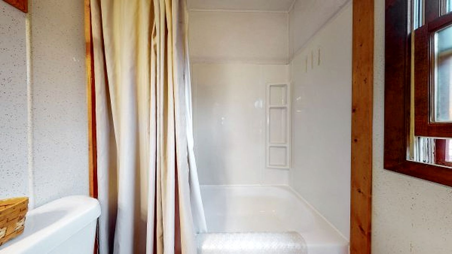 Conjoined Cabin with Fireplace in Red Feather Lakes, Colorado, Perfect for a Family Holiday