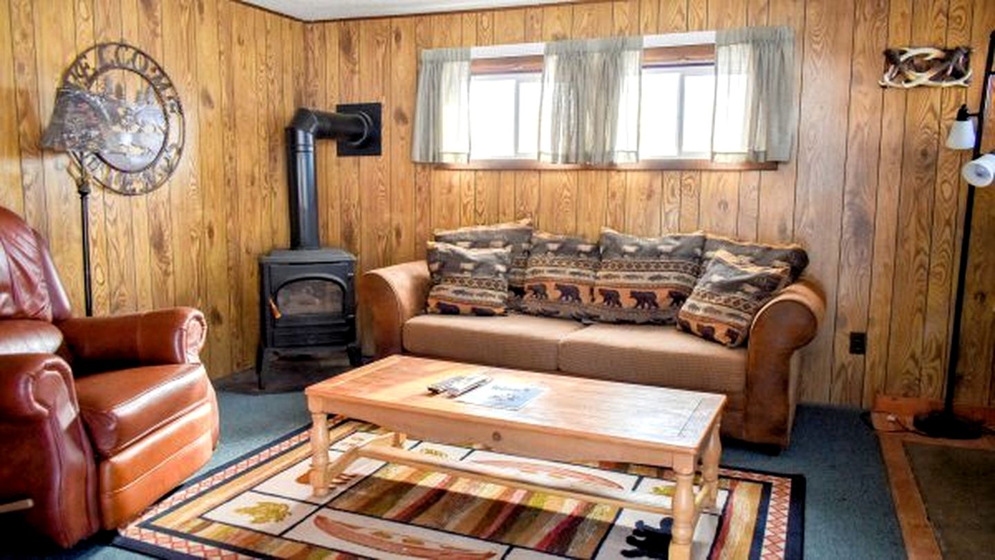 Conjoined Cabin with Fireplace in Red Feather Lakes, Colorado, Perfect for a Family Holiday