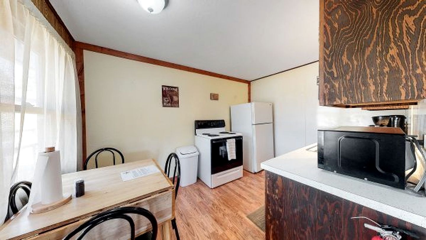 Conjoined Cabin with Fireplace in Red Feather Lakes, Colorado, Perfect for a Family Holiday