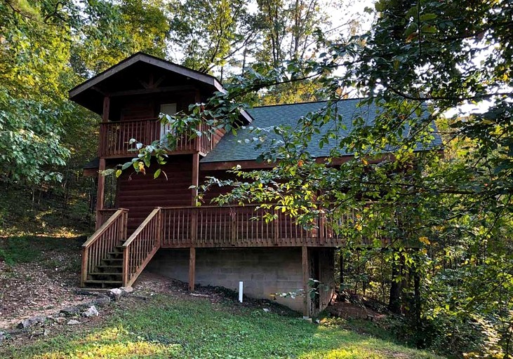 Phenomenal Cabin with Lofted Space and Views in Arkansas