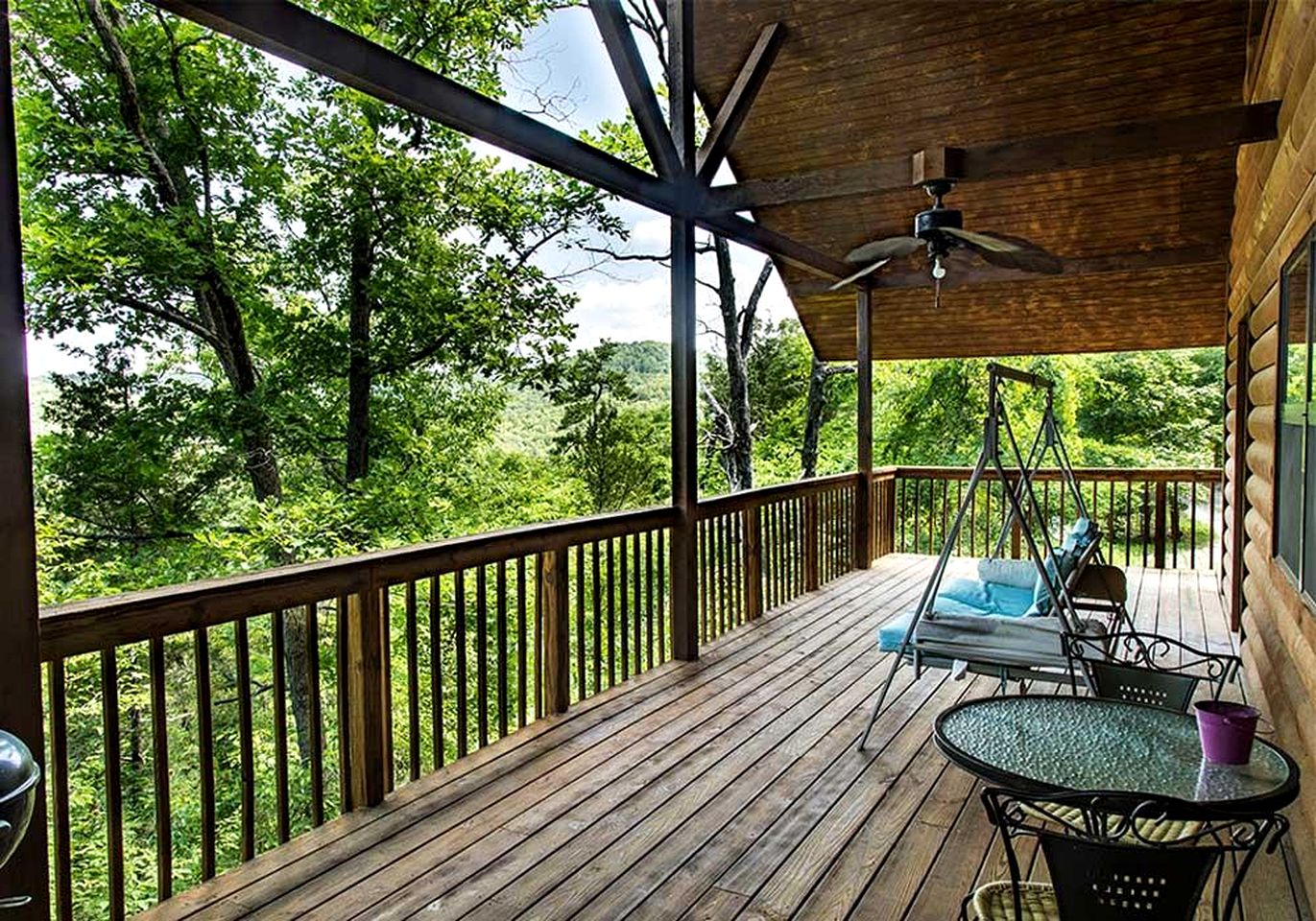 Phenomenal Cabin with Lofted Space and Views in Arkansas