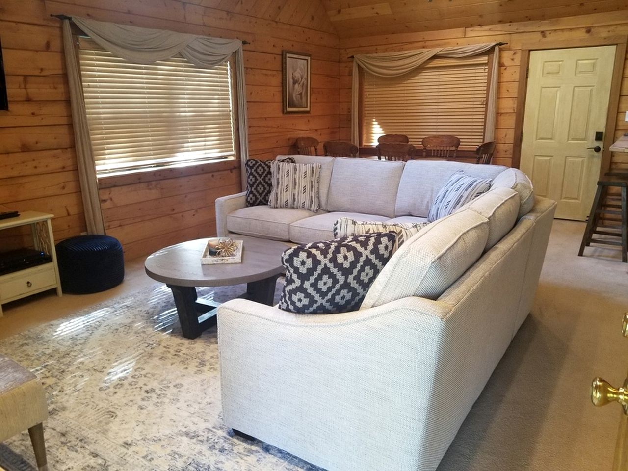 Beautiful Comfy Cabin Perfect for Families with Spa in Arkansas