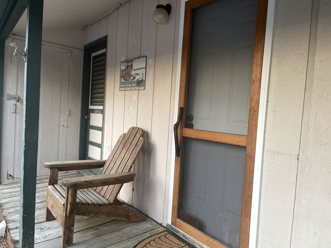 Two Bedroom Cabin with WiFi and Shared Outdoor Pool in Branson, Missouri