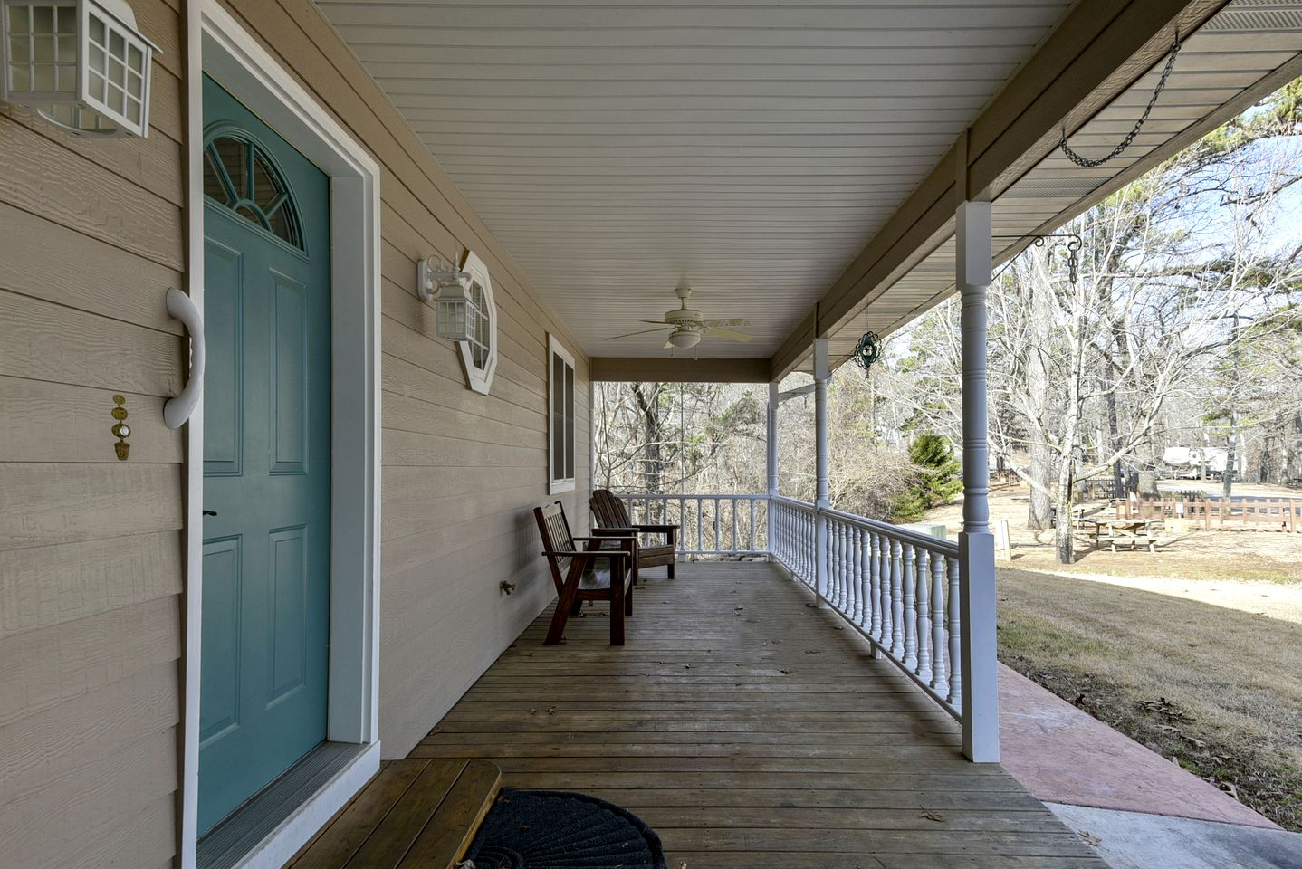 Spacious Family Sized Ozark Mountain Cabin with Pool Table and Game Room in Branson, Missouri