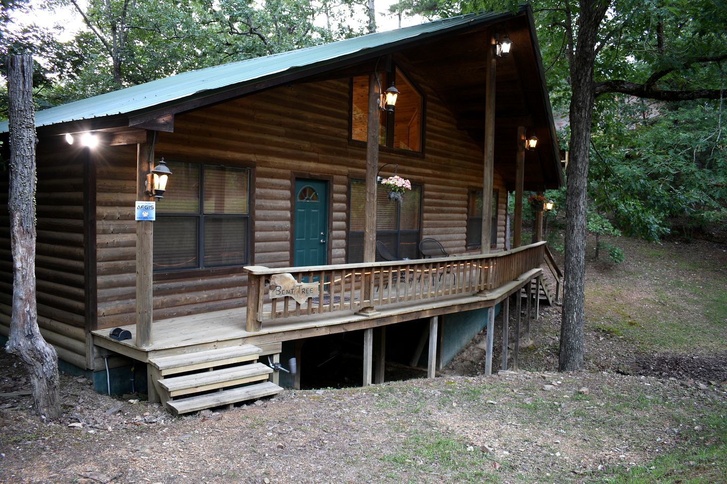 Fully Furnished Cabin with Fire Pit Perfect for Small Groups in Oklahoma