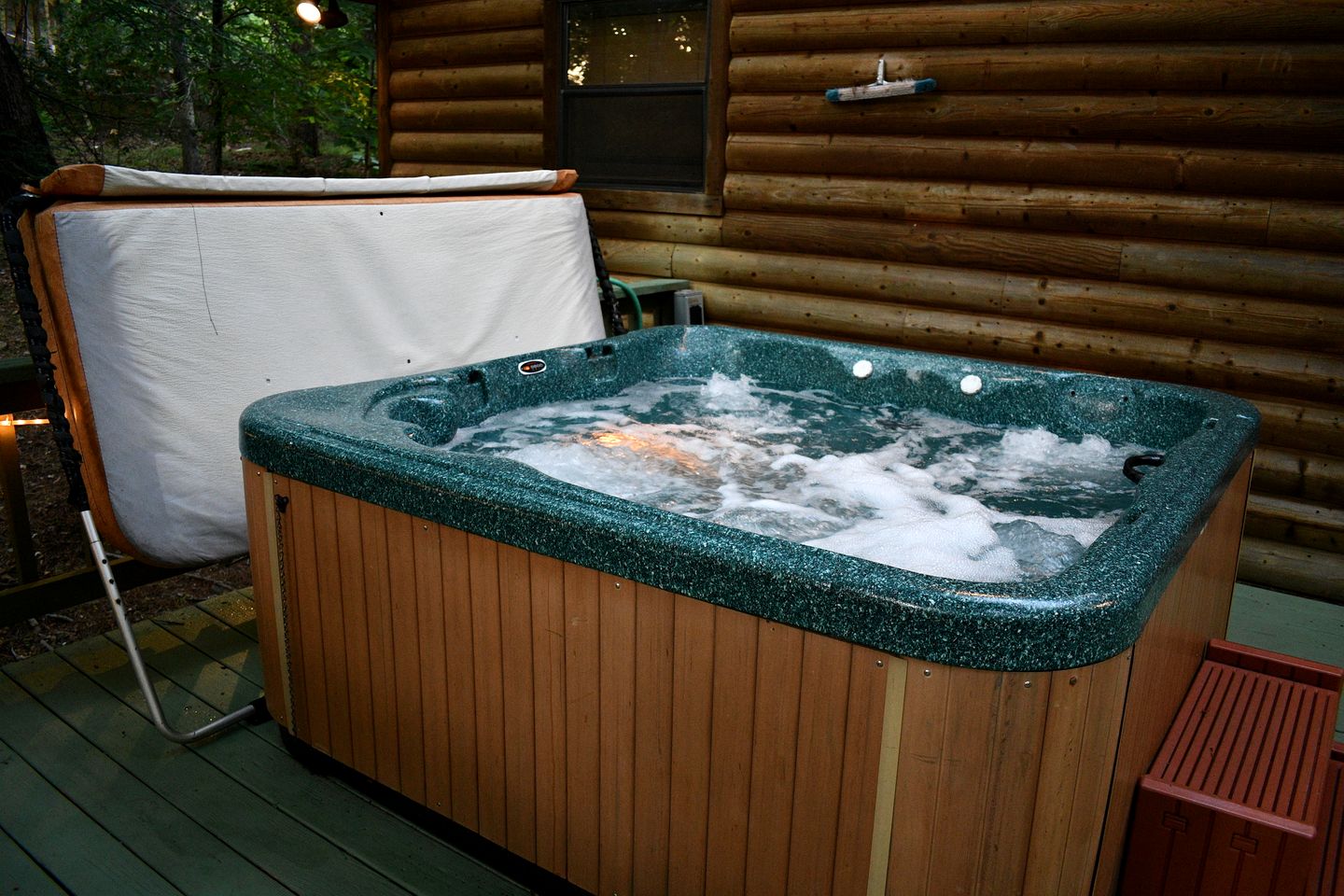 Fully Furnished Cabin with Fire Pit Perfect for Small Groups in Oklahoma