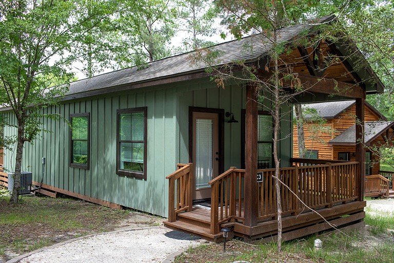 Colorful Cabin Fully Equipped with River Views in Livingston, Texas