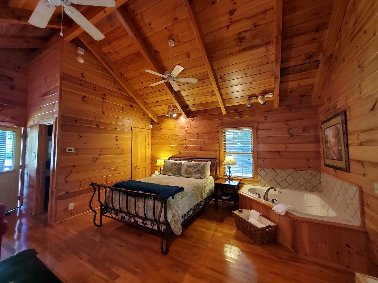 Blissful Riverside Cabin Escape Near New River, Virginia