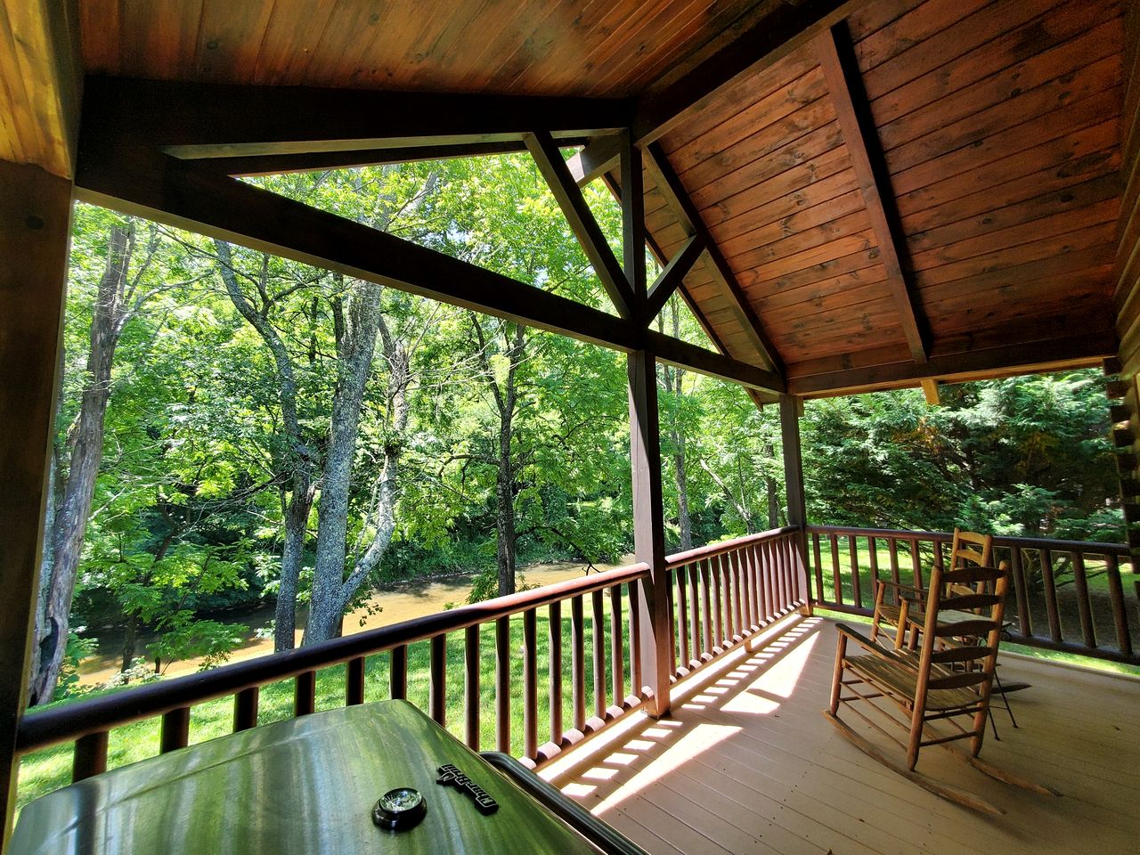 Blissful Riverside Cabin Escape Near New River, Virginia