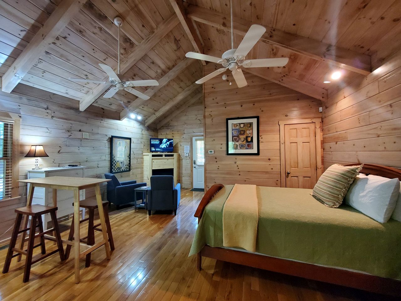 Tranquil Riverside Cabin Haven Near New River, Virginia