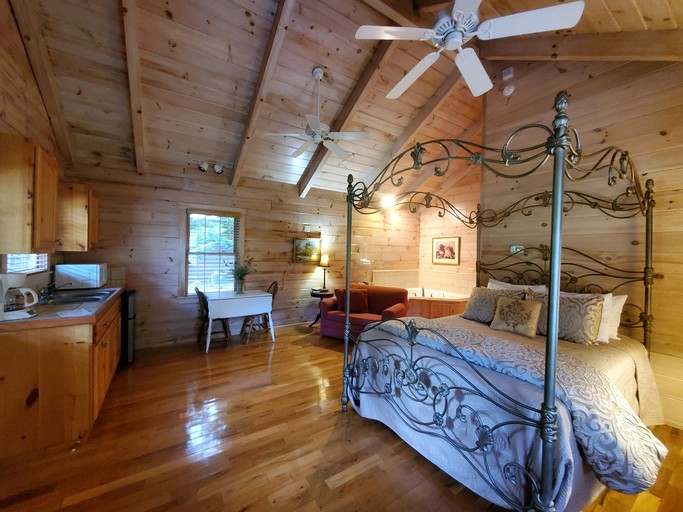 Cabins (United States of America, Galax, Virginia)