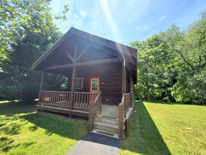 Cabins (United States of America, Galax, Virginia)