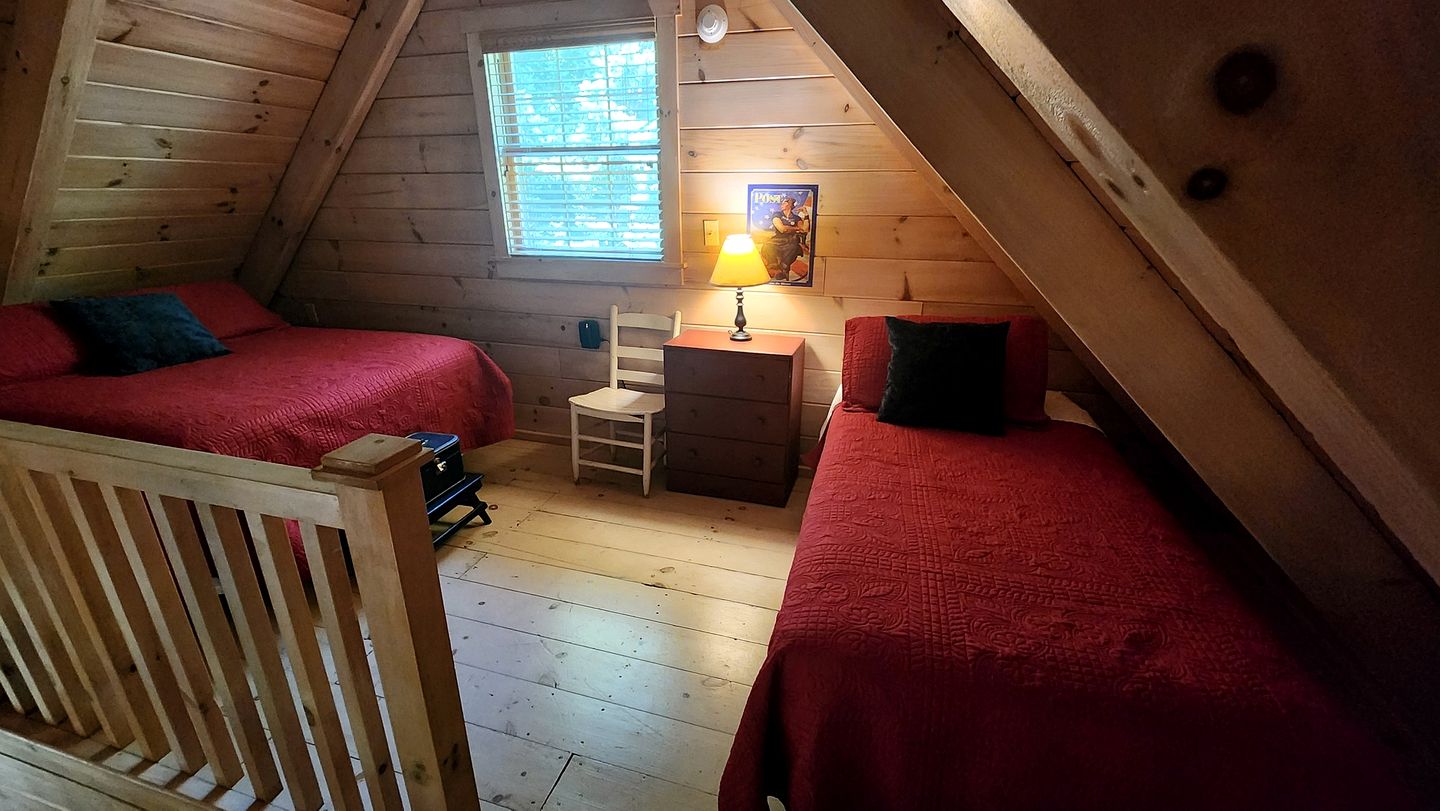 Nostalgic Riverside Cabin Haven Near New River, Virginia