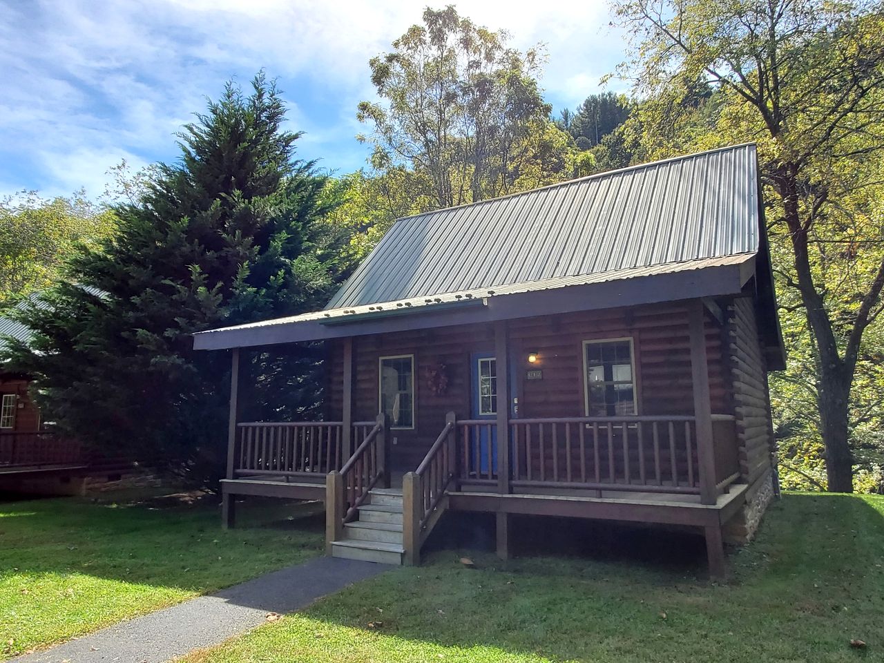 Nostalgic Riverside Cabin Haven Near New River, Virginia