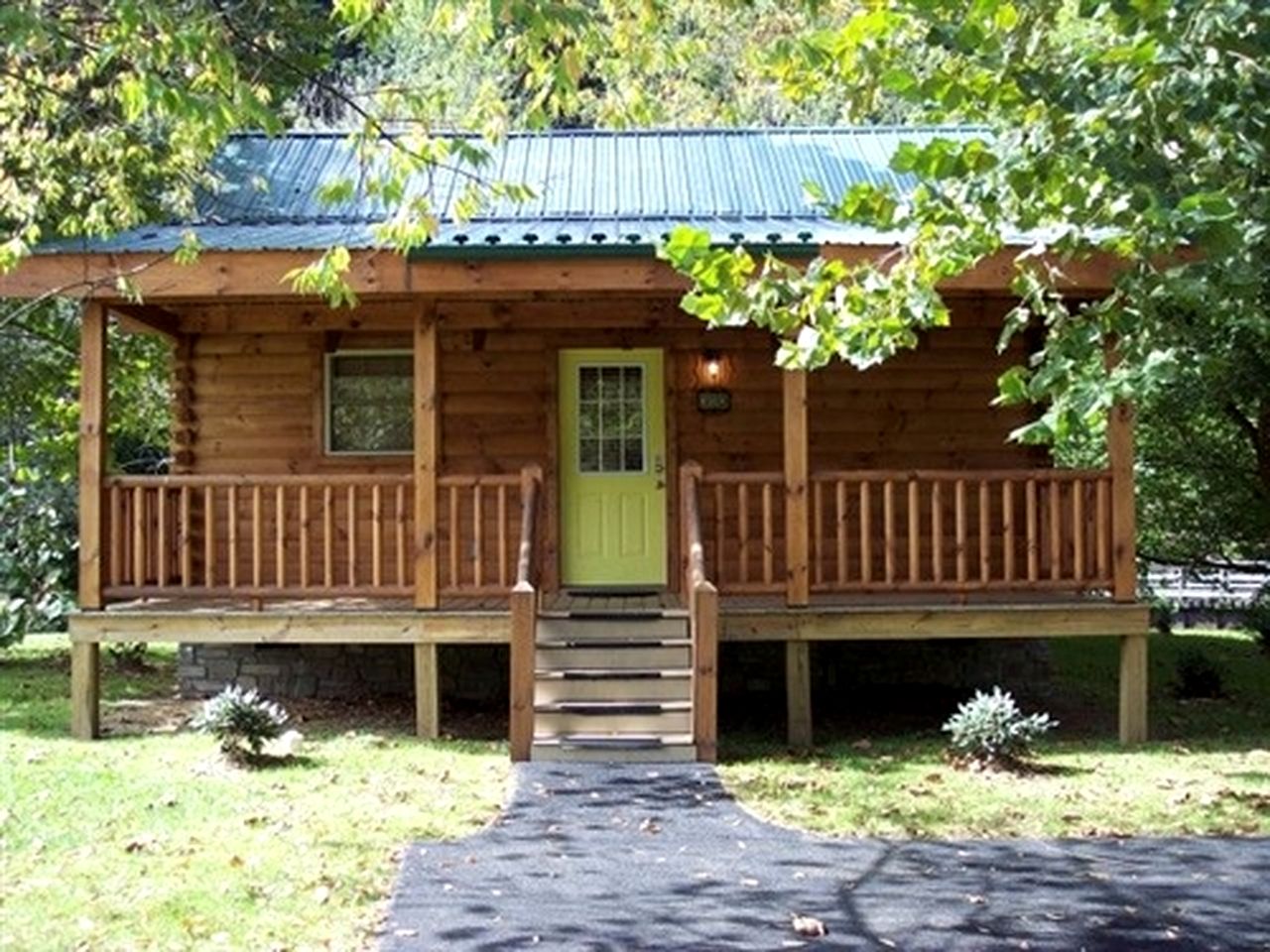 Serene Riverside Cabin Oasis Near New River, Virginia