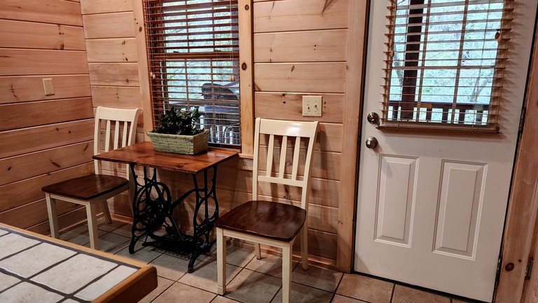 Cabins (United States of America, Galax, Virginia)