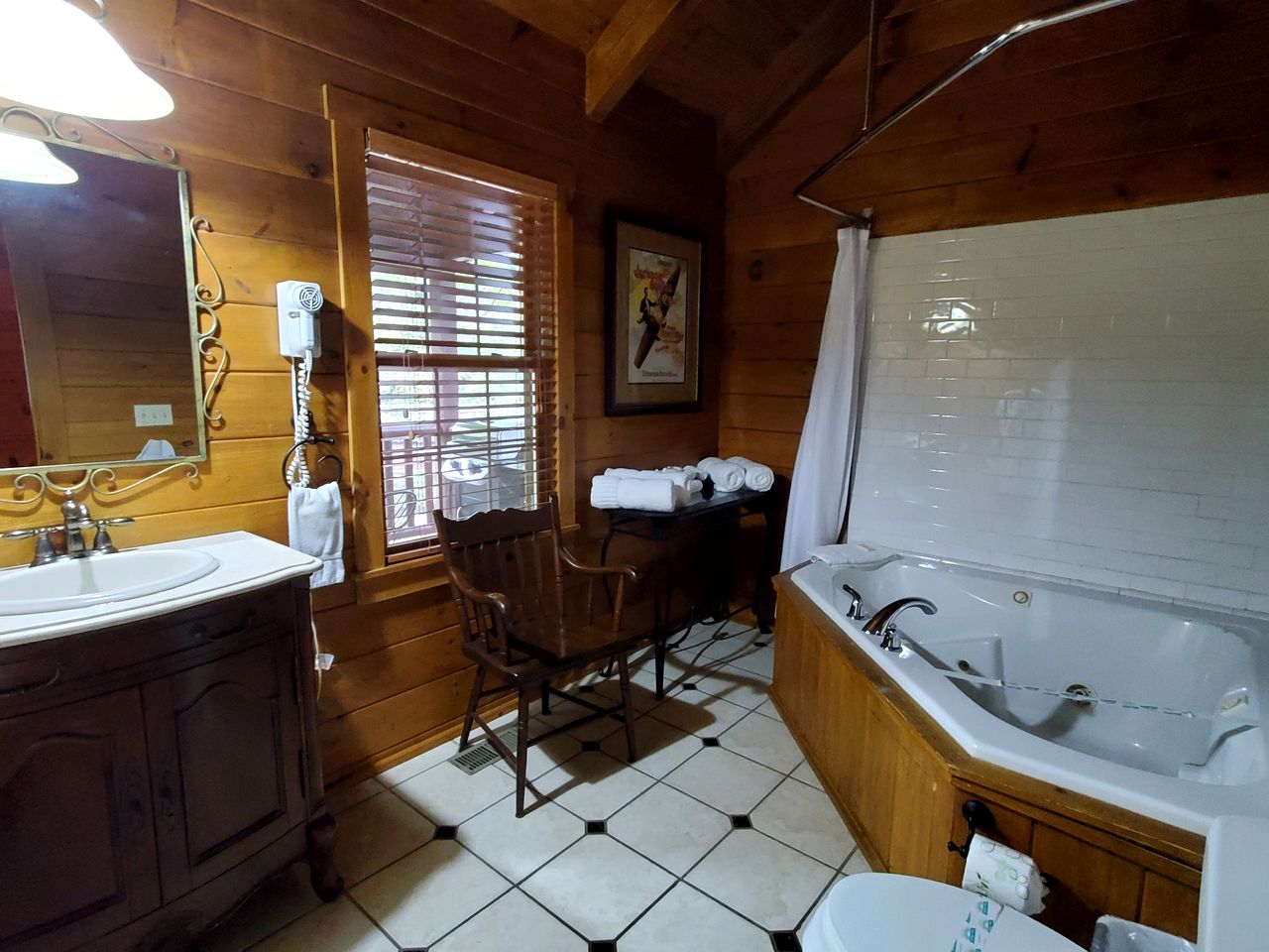 Charming Riverside Cabin Sanctuary Near New River, Virginia