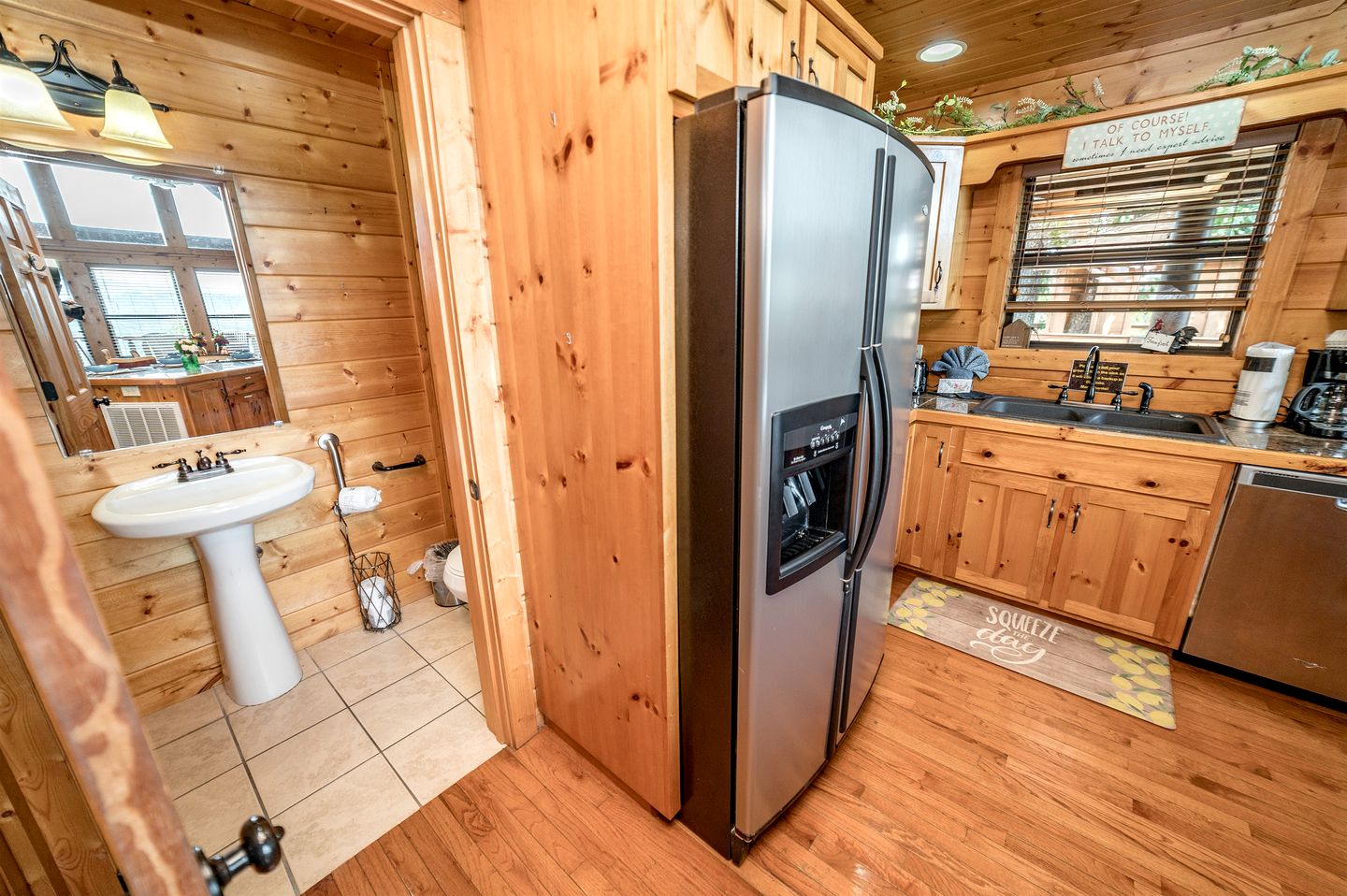 Group Cabin with Luxury Equipped Deck and Game Room in Tennessee