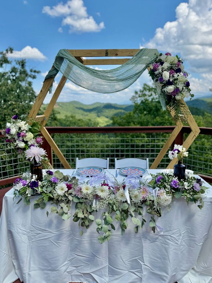 Group Cabin with Luxury Equipped Deck and Game Room in Tennessee
