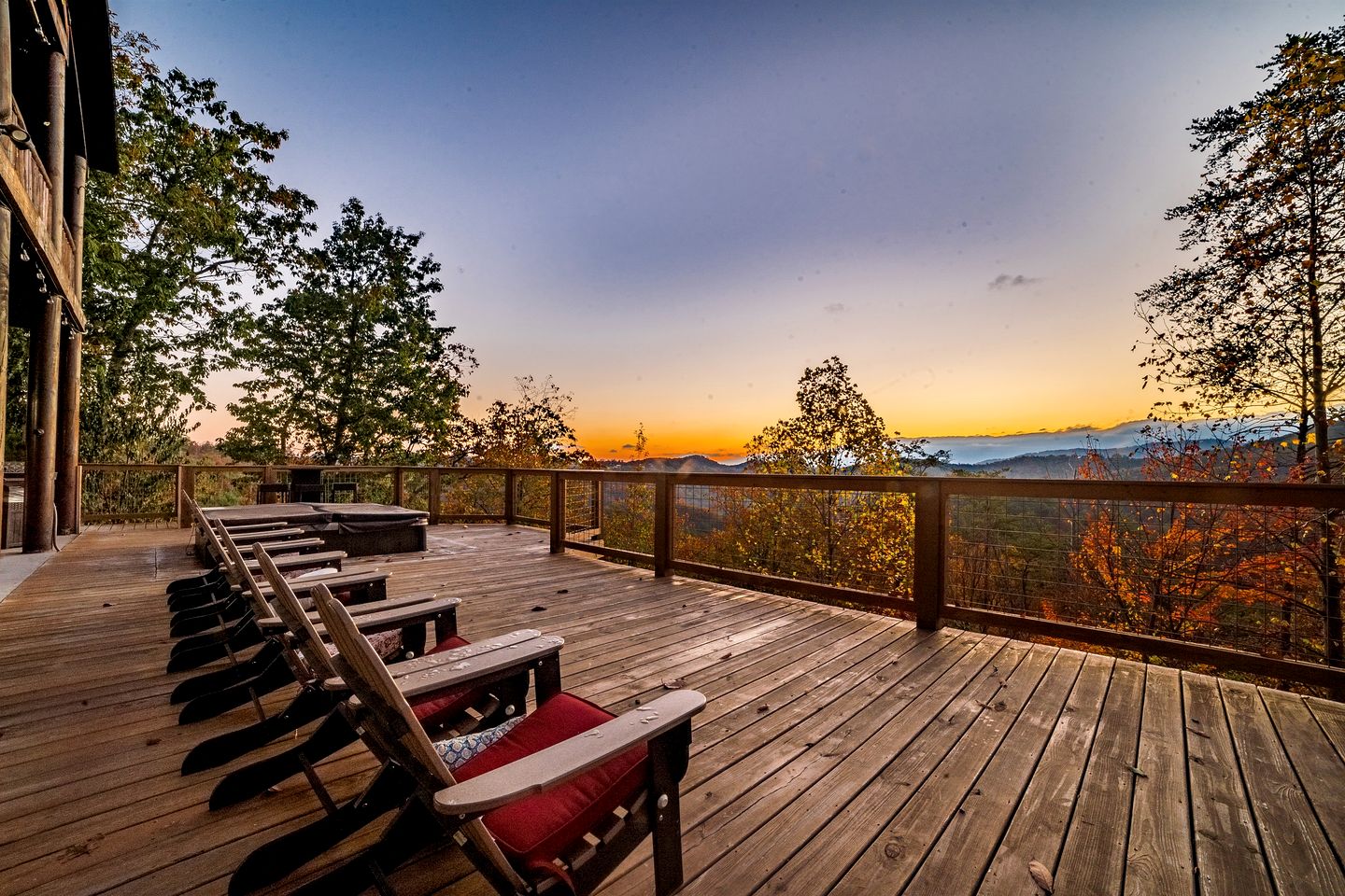 Group Cabin with Luxury Equipped Deck and Game Room in Tennessee