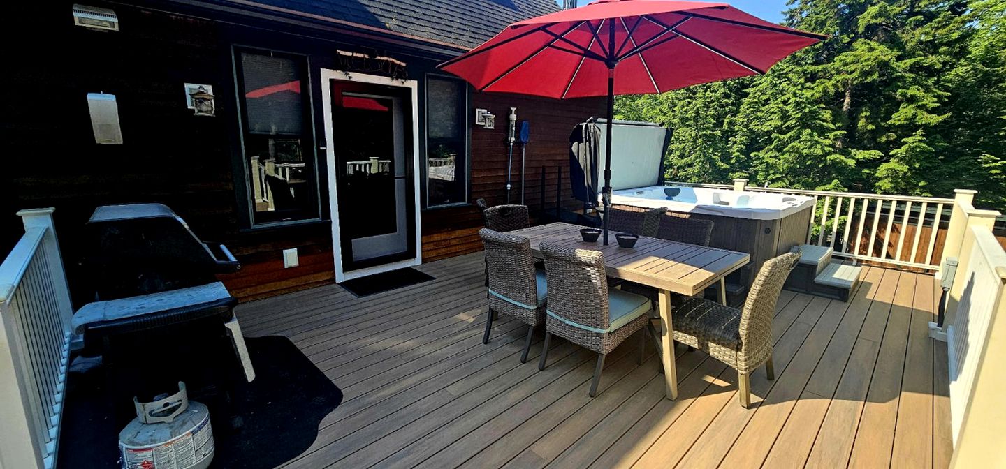 Group Cabin with Pool Table, Spa and Many More Amenities in Maine